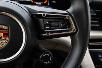 Porsche Taycan TURBO - 11