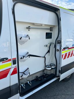 Mercedes-Benz Sprinter 2.2 CDI Sanitní vůz - Manuál - 11