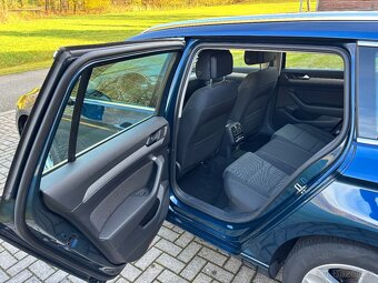 VW Passat Variant 2.0 TDI 110kW DSG - 11