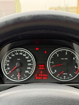 BMW e90 330xd - 11