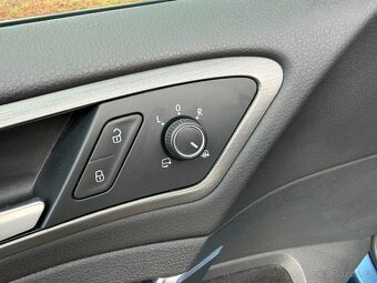 Volkswagen Golf 1,4 TSi Serviska, ParkPilot, ALU - 11