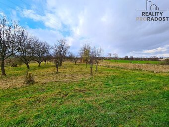 Prodej zahrad 500m2, rovina, sad - 11