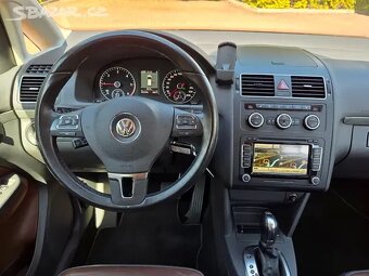 Touran 2.0TDI 130kW DSG,Highline,webasto,tažné,kamera,xenon - 11