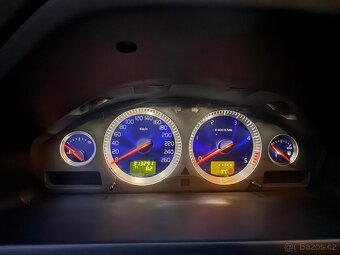 Volvo XC90 - 11