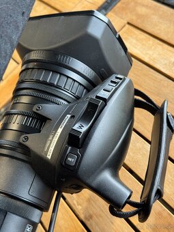 BLACKMAGIC DESIGN URSA BROADCAST G2 - 11