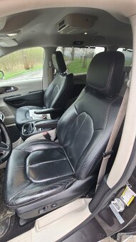 Chrysler Pacifica 2017 - 11