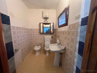 Vila 91m2, 3000m2 pozemek 12 minut od moře - 11