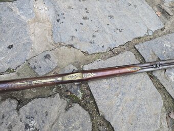 KRÁSNÁ HISTORICKÁ BROKOVNICE- PŘEDOVKA - 11