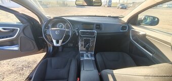 VOLVO V60 2.0 D3 5V 120KW MOMENTUM - 11