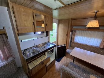 BURSTNER CLUB 370, s ČR TP a platnou STK - PŘEDSTAN - 11