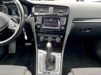 Volkswagen Golf 1.6TDi 77kw 1.Maj DSG Highline Serviska - 11