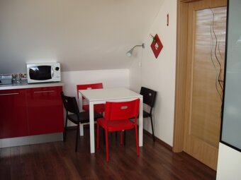 Moderní byt 3+kk 72 m² s balkonem a park.stáním, Mukařov - 11