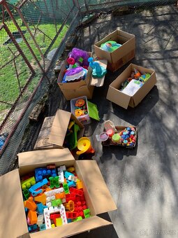 Mix: Megablocks, kuličkodráha, šroubovací staveb., autodráha - 11