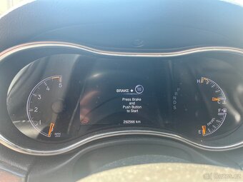Prodám Jeep Grand Cherokee 3.0 CRD 6V Turbo 4x4 r.v.2016 - 11