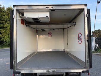 IVECO 3.0 HI-MATIC MRAZÁK -32 ZÁSUVKA LED ŠVĚTLA - 11