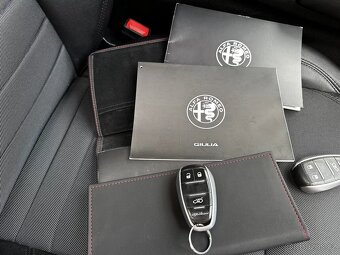 Alfa Romeo Giulia 2.2 JTDM 132kW Super Kůže Navi Automat - 11