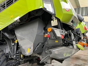 CLAAS LEXION 7400 - 11