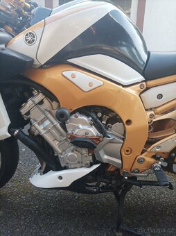Yamaha FZ1 - 11