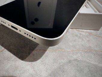 iPhone 13 128 Gb, bílý + bohaté příslušenství - 11