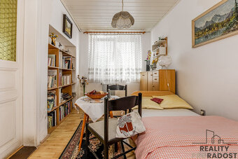 Rodinný dům 5+1 v Úvalech s garáží a nájemníkem - 11