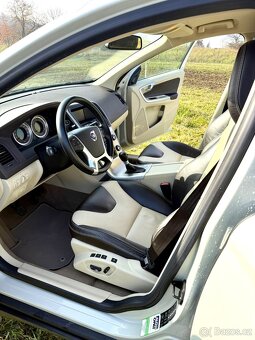Volvo XC60 D5 2.4 151 kW – 4x4, najeto jen 90 000 km - 11