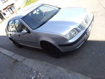 Volkswagen Bora 1.6 - 11