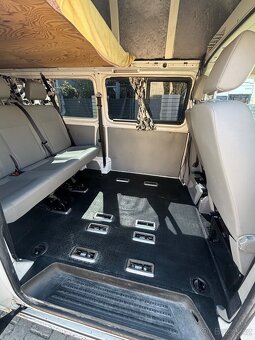 VW Transporter obytný - 11