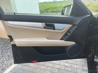 Mercedes C320 CDI - 11