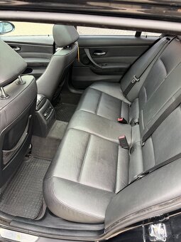 BMW 330d E91 Touring 170 kW 6st. manuál - 11