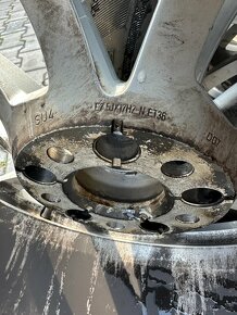 Kompletní alu Audi 5x112r17 + 225/60R17 zimní Bridgestone - 11
