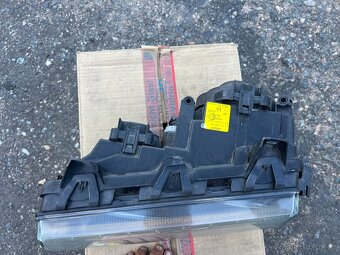 BMW E36 LEVÉ světlo NOVÉ BOSCH 8363493 - 11