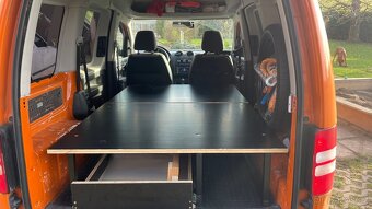 Vestavba VW Caddy - 11
