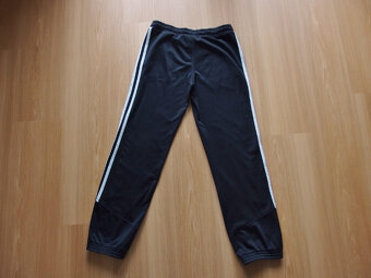Sportovní souprava zn. Adidas v. 152 - SUPER STAV - 11