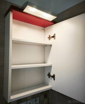 Koupelnová skříňka s umyvadlem, skříňka se zrcadlem, světlem - 11