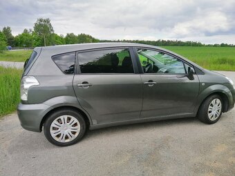 Toyota Corrola verso - 11