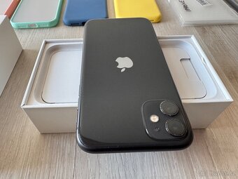 Apple iPhone 11 , černý , 256 GB, plus kryty - 11