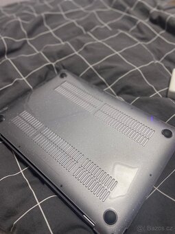 MacBook Air 13" 16GB RAM/256GB - 11