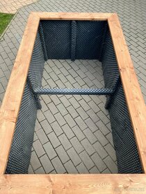 Vyvýšený záhon ze SIBIŘSKÉHO MODŘÍNU - 11