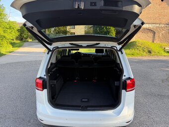 Touran 2.0 tdi 110 kw highline kamera Navi top stav - 11
