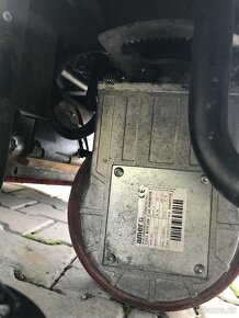 Podlahový myci stroj Karcher B140 R - 11