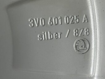 letní originál sada Škoda Superb III Triton 17” - 11