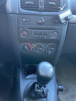 Renault Clio 1.2 16v 55kW Extreme 2005 - 11