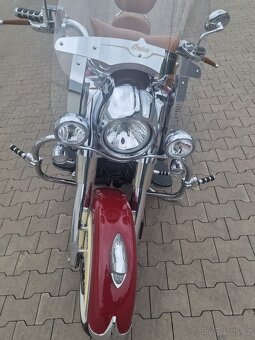 Indian Chief Vintage 2017 Indian Motorcycle Red Ivory Cream - 11