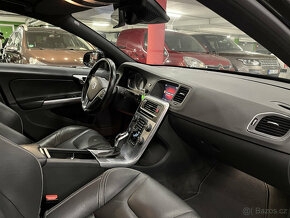 Volvo V60  2.4 D4 AWD 140kW R-Design Momentum AT, rv.2018 - 11