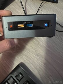 Mini počítač Intel NUC - 11
