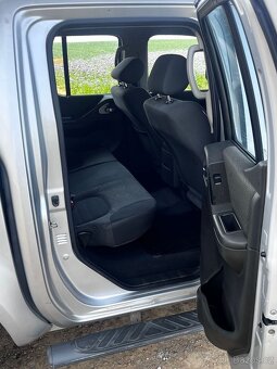 Nissan Navara 2,5DCi  King Cab XE 140kw - 11