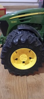 BRUDER Traktor +přídavná kola 4X - 11
