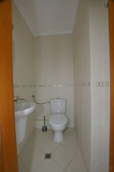 Zařízený apartmán 3+kk s verandou a výhledem na bazén - 11