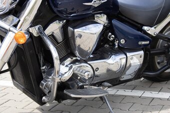 Suzuki VLR 1800 Intruder - 11
