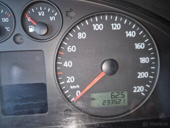 VW TRANSPORTER T5 1.9TDI CHROM-BLUE MOTION - 11